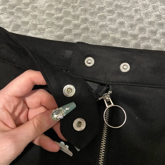 Forever 21 suede black mini skirt sz m euc zip up slim fit - Picture 10 of 10